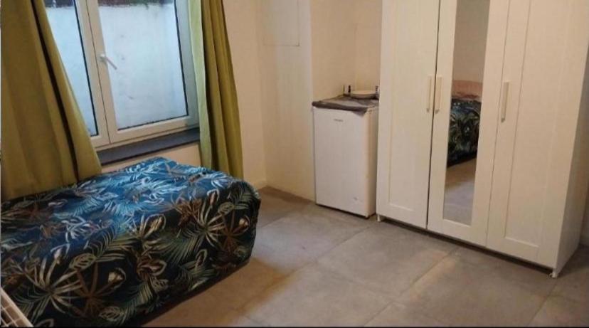 2lit Celibataire Schaarbeek Sous-sol * Bruselas